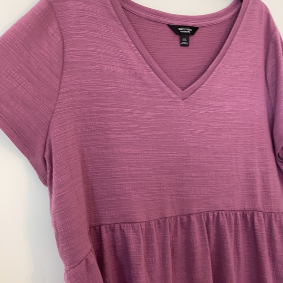 Simply vera vera Wang V-Cut shirt - Picture 9 of 9